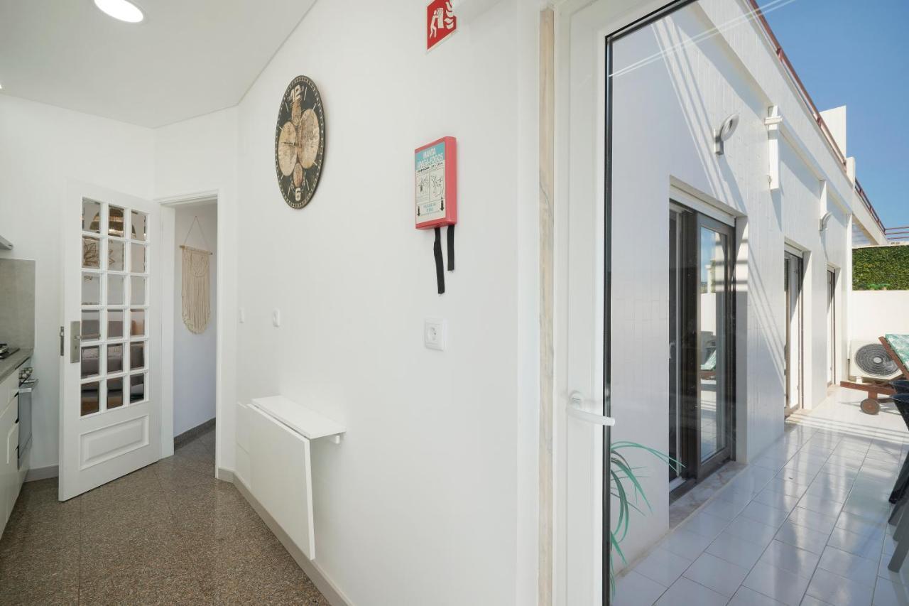 Costa Beach Apartment By The Portuguese Butler Кошта-да-Капарика Экстерьер фото